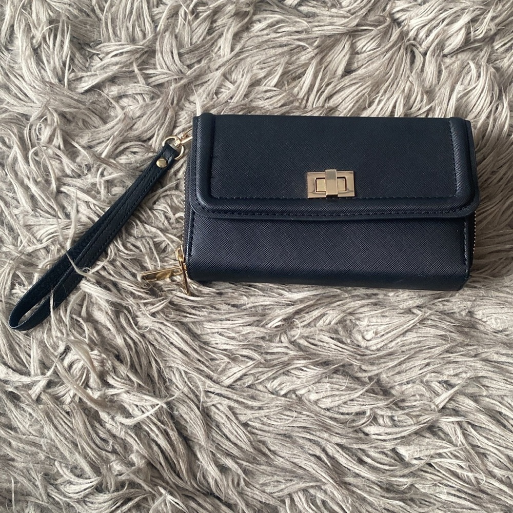 Black Twist Lock Wallet - Picture 2 of 7